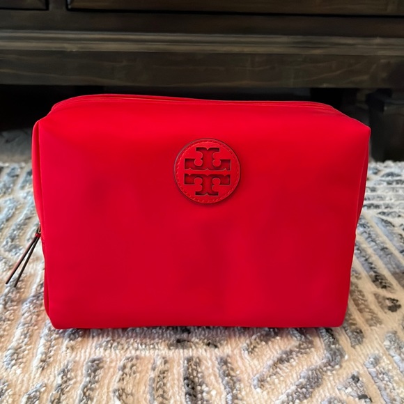 Tory Burch Accessories - NEW TORY BURCH NYLON LARGE COSMETIC CASE
